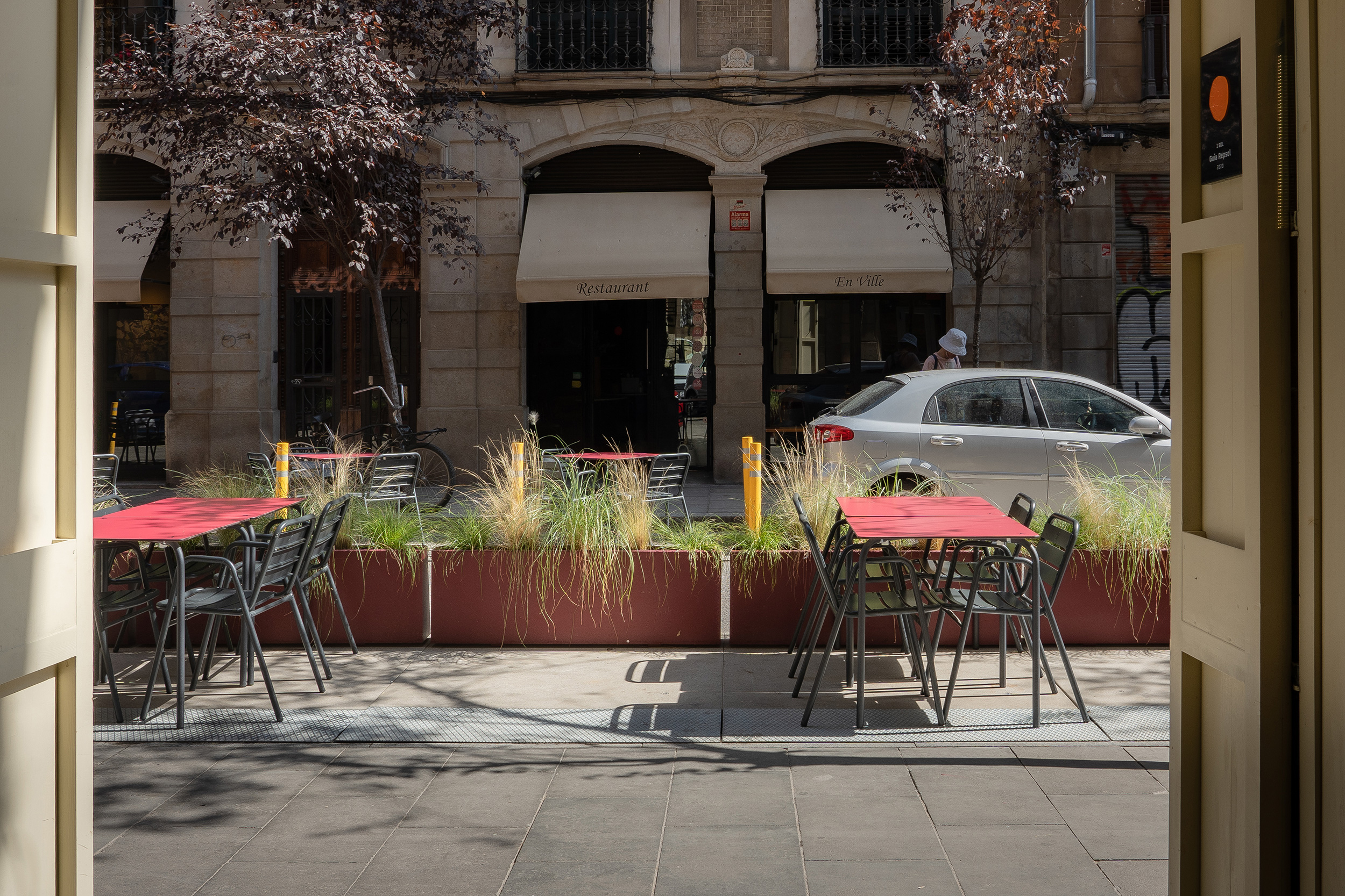 Terraza de plataforma para bares y restaurantes